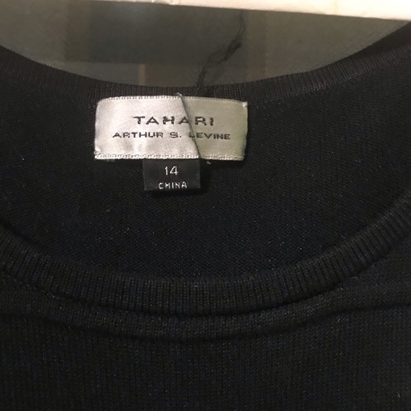 TAHARI Top - Picture 2 of 3